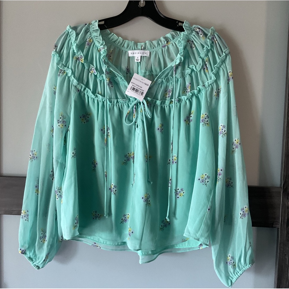 NWT- Sheer blouse